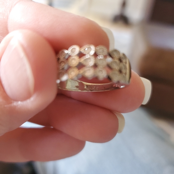 10k white gold and diamond ring - Picture 6 of 6